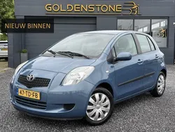 Grijs, metallic lak Gebruikt 2006 Toyota Yaris Sol Hatchback | € 2.449 (Eerlijke prijs)