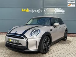 Grijs Gebruikt 2022 Mini ONE Classic Hatchback | € 25.940 (Eerlijke prijs)