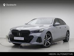 Grijs Gebruikt 2025 BMW 550e M Sport Sedan | € 78.895
