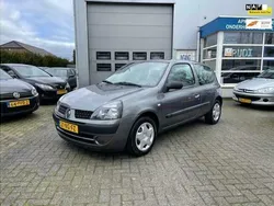 Grijs Gebruikt 2003 Renault Clio II Expression Hatchback | € 1.199 (Duur)