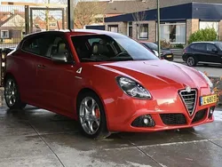 Rood Gebruikt 2010 Alfa Romeo Giulietta Quadrifoglio Verde Hatchback | € 9.500 (Eerlijke prijs)