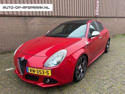 Rood Gebruikt 2012 Alfa Romeo Giulietta Distinctive Hatchback | € 5.999 (Eerlijke prijs)
