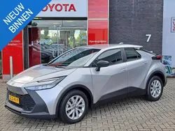 Grijs Gebruikt 2024 Toyota C-HR Active SUV | € 31.400 (Super prijs)