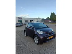 Paars Gebruikt 2011 Toyota iQ Comfort Hatchback | € 3.650 (Goede deal)