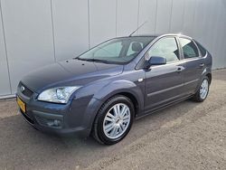 Grijs Gebruikt 2007 Ford Focus Hatchback | € 2.950 (Eerlijke prijs)