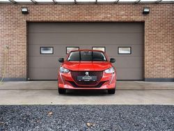 Rood Gebruikt 2023 Peugeot e-208 Style Hatchback | € 17.490 (Super prijs)