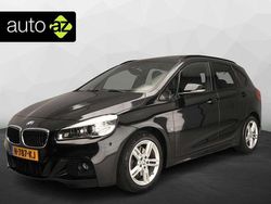 Zwart Gebruikt 2016 BMW 220 Active Tourer Comfort Edition MPV | € 14.900 (Eerlijke prijs)