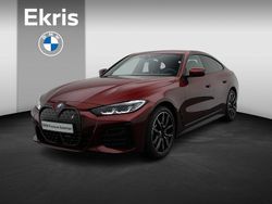 Rood (metallic) Gebruikt 2023 BMW i4 M Sport Sedan | € 39.900 (Super prijs)