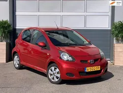 Rood Gebruikt 2011 Toyota Aygo Cool Hatchback | € 1.799 (Eerlijke prijs)