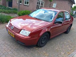 Rood Gebruikt 2000 VW Bora Highline Sedan | € 1.000