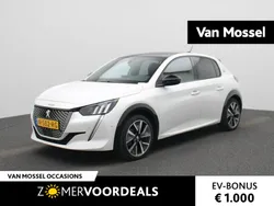 Wit Gebruikt 2022 Peugeot e-208 GT Hatchback | € 21.900 (Duur)