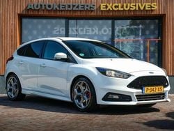 Wit Gebruikt 2016 Ford Focus ST Hatchback | € 17.450 (Eerlijke prijs)