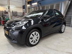 Zwart Gebruikt 2025 Toyota Aygo Play Hatchback | € 18.650 (Eerlijke prijs)