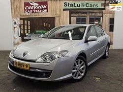 Grijs Gebruikt 2008 Renault Laguna III Dynamique Hatchback | € 5.995 (Eerlijke prijs)