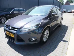 Grijs Gebruikt 2012 Ford Focus Titanium Sedan | € 3.850 (Goede deal)