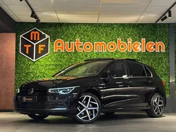 Zwart Gebruikt 2020 VW Golf VII Style Hatchback | € 25.998 (Eerlijke prijs)