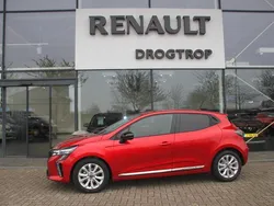 Rood Gebruikt 2024 Renault Clio V Evolution Hatchback | € 21.520