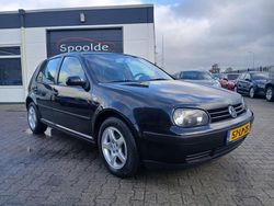 Zwart (metallic) Gebruikt 2003 VW Golf IV Hatchback | € 1.699 (Eerlijke prijs)