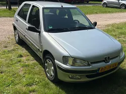 Zilver Gebruikt 2002 Peugeot 106 Hatchback | € 2.400