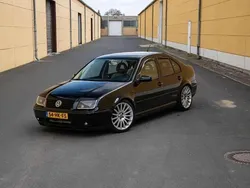 Zwart Gebruikt 2001 VW Bora Highline Sedan | € 5.500
