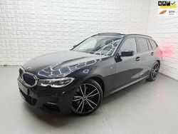 Zwart Gebruikt 2020 BMW 318 Executive Stationwagen | € 26.499 (Iets duurder)