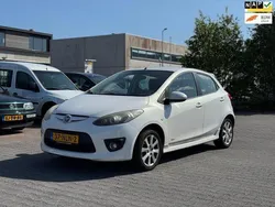 Wit Gebruikt 2010 Mazda 2 Hatchback | € 3.750 (Goede deal)
