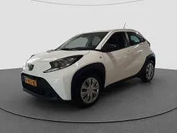 Wit Gebruikt 2022 Toyota Aygo Play Hatchback | € 18.245 (Goede deal)