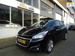Zwart Gebruikt 2019 Peugeot 208 Signature Sky Hatchback | € 9.450 (Eerlijke prijs)