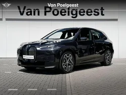 Sophistograu brillianteffect metallic (grijs metallic) Gebruikt 2022 BMW iX Executive SUV | € 44.900 (Goede deal)