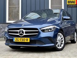 Blauw (metallic) Gebruikt 2019 Mercedes B180 Premium Plus MPV | € 21.950 (Eerlijke prijs)