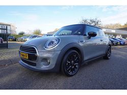 Grijs (metallic) Gebruikt 2021 Mini Cooper Hatchback | € 18.945 (Eerlijke prijs)