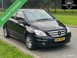 Zwart Gebruikt 2011 Mercedes B180 MPV | € 4.450 (Goede deal)