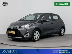 Grijs metallic Gebruikt 2020 Toyota Yaris Active Hatchback | € 16.445 (Eerlijke prijs)