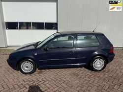 Blauw Gebruikt 2000 VW Golf IV Trendline Hatchback | € 1.950 (Eerlijke prijs)