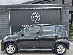 Zwart Gebruikt 2005 Daihatsu Sirion Hatchback | € 1.999 (Eerlijke prijs)
