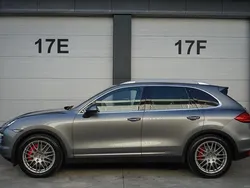 Grijs, metallic lak Gebruikt 2010 Porsche Cayenne Turbo SUV | € 43.750 (Super prijs)