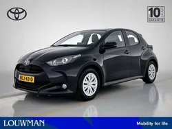 Zwart, metallic lak Gebruikt 2024 Toyota Yaris Active Hatchback | € 23.450 (Eerlijke prijs)