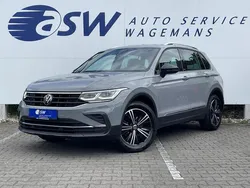 Grijs Gebruikt 2022 VW Tiguan Active SUV | € 34.950 (Eerlijke prijs)