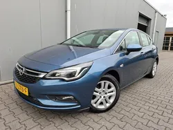 Blauw Gebruikt 2017 Opel Astra Hatchback | € 10.950 (Eerlijke prijs)
