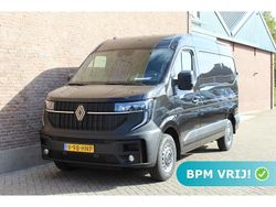 Zwart (metallic) Gebruikt 2024 Renault Master | € 31.950 (Super prijs)