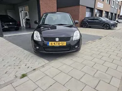 Zwart, andere lak Gebruikt 2009 Suzuki Swift Comfort Hatchback | € 3.950 (Eerlijke prijs)