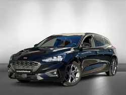 Zwart, metallic lak Gebruikt 2020 Ford Focus ST-Line Hatchback | € 19.750 (Eerlijke prijs)