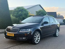 Zwart Gebruikt 2014 Skoda Octavia Business Line Stationwagen | € 5.999 (Duur)