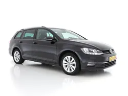 Deep black (zwart metallic) Gebruikt 2018 VW Golf VII Comfortline Stationwagen | € 10.545 (Eerlijke prijs)