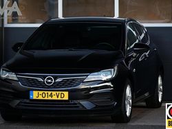 Zwart Gebruikt 2020 Opel Astra Elegance Hatchback | € 17.950 (Eerlijke prijs)