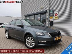 Grijs Gebruikt 2019 Skoda Octavia Business Line Hatchback | € 12.999 (Goede deal)
