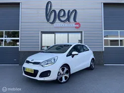 Wit Gebruikt 2012 Kia Rio Plus Hatchback | € 6.450 (Eerlijke prijs)