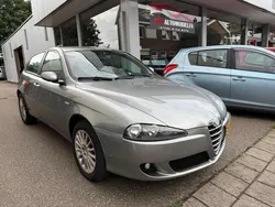 Grijs Gebruikt 2006 Alfa Romeo 147 Distinctive Hatchback | € 1.295 (Eerlijke prijs)