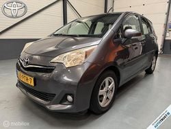Grijs Gebruikt 2011 Toyota Verso-S MPV | € 6.950 (Eerlijke prijs)