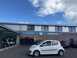 Wit Gebruikt 2014 Peugeot 107 Active Hatchback | € 3.450 (Eerlijke prijs)